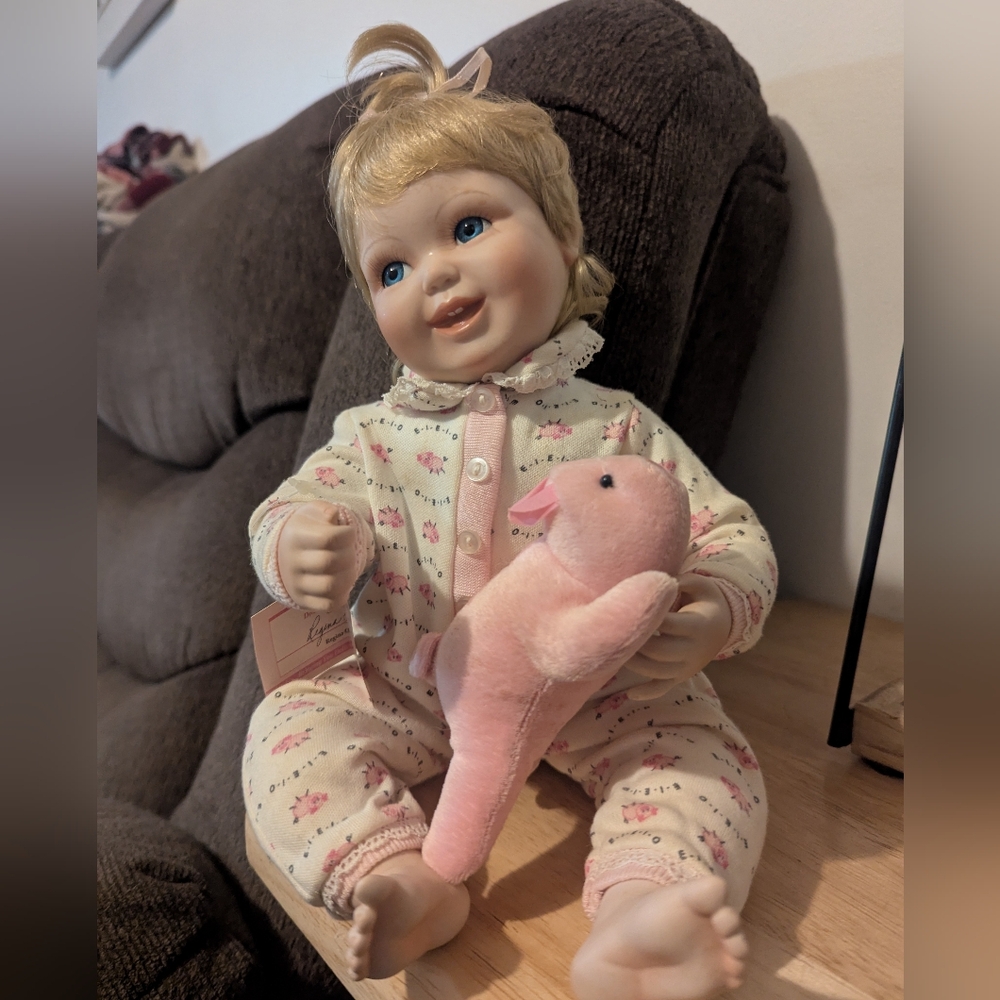 The Ashton-Drake Galleries Doll Box